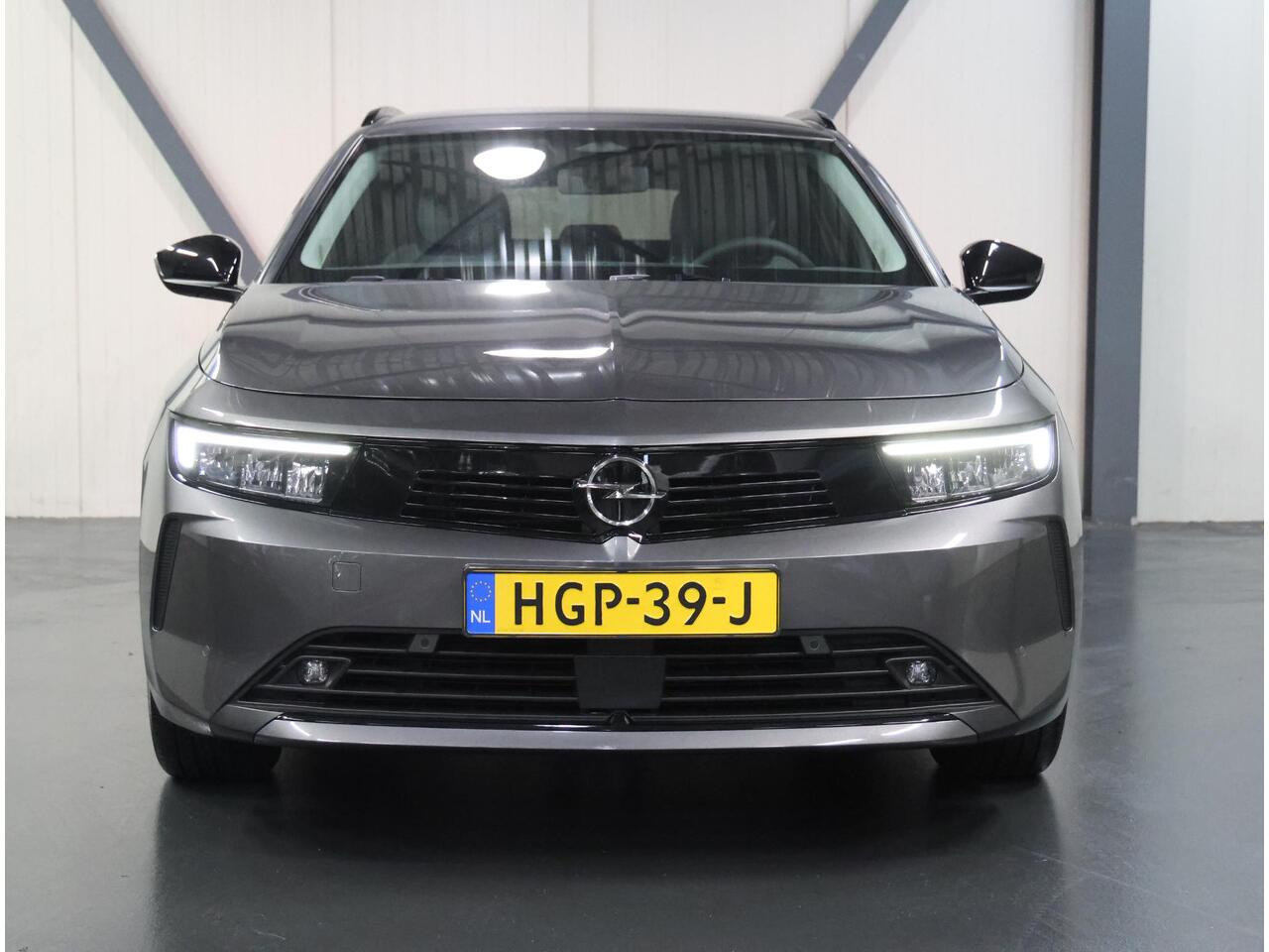 Opel ASTRA Sports Tourer 1.2 110PK Business Edition | 1ste eigenaar | AppleCarPlay/AndroidAuto | Navigatie | Adaptive Cruise Control | Keyless | AGR Stoel | Stoel/Stuur/Verwarming | FULL LED | Camera | Isofix | Privacy Glass |