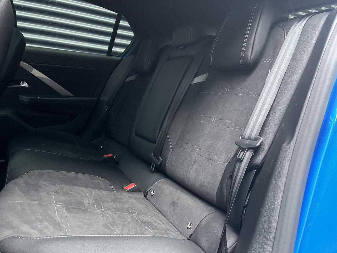 Opel ASTRA Ultimate 1.2 Turbo Hybrid 145pk | PANORAMADAK | NAVIGATIE | AGR-STOELEN |