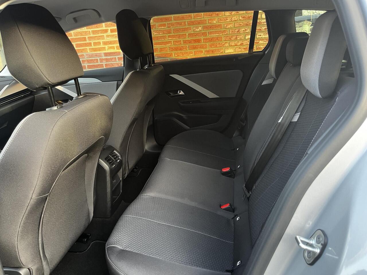 Opel ASTRA ST Business Edition 1.2 Turbo 110pk | STOEL + STUURVERW. | ACHTERUITRIJCAMERA | AGR STOEL |