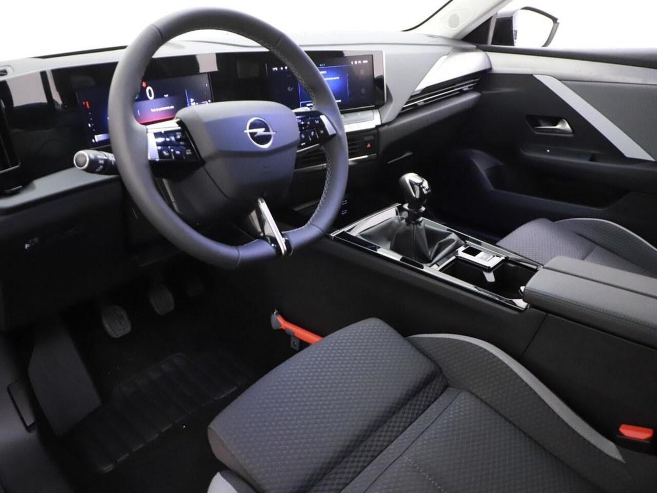 Opel ASTRA 1.2 Turbo Business Ed. Nav/Winterpakket/Agr /Camera/Vc/Ad.Cruise