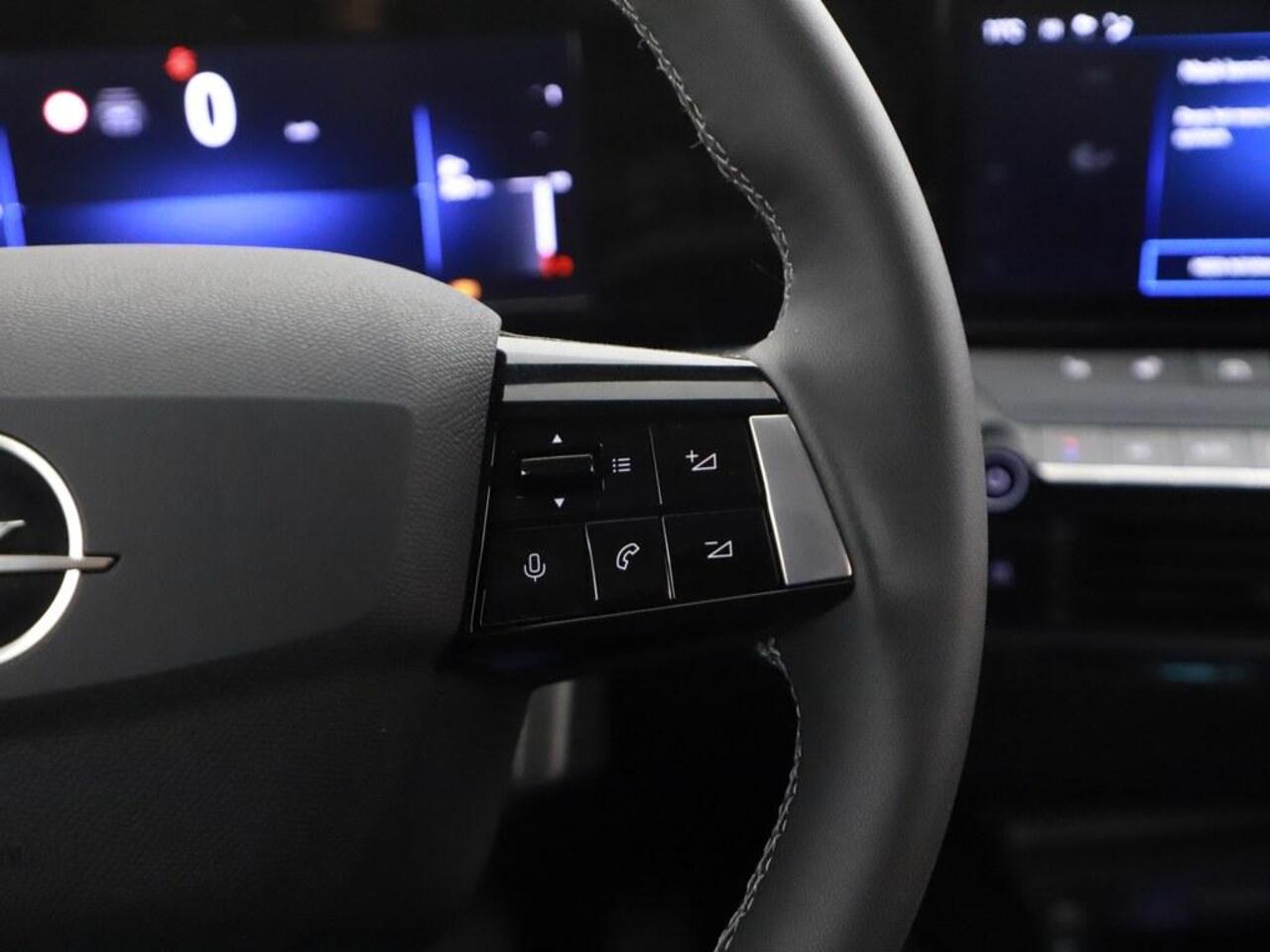 Opel ASTRA 1.2 Turbo Business Ed. Nav/Winterpakket/Agr /Camera/Vc/Ad.Cruise