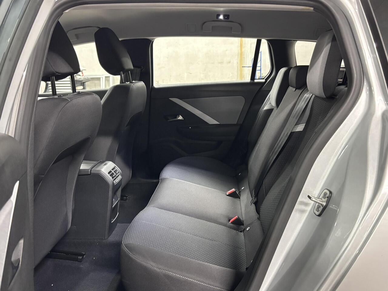 Opel ASTRA Electric Edition EV 54kWh 156pk | 3-FASEN | APPLE CARPLAY / ANDROID AUTO | CLIMA | PDC V+A | 18 INCH LM-VELGEN |