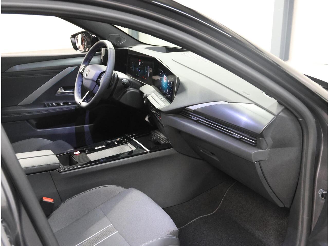 Opel ASTRA 1.2 145PK Turbo Hybrid GS | 1ste eigenaar | AppleCarPlay/AndroidAuto | Schuifkanteldak | Head-Up Display | Navigatie | Adaptive Cruise Control | Keyless | AGR Stoelen | Stoel/Stuur/Voorruitverwarming | FULL LED | 360'Camera | Isofix | Privacy Glass |