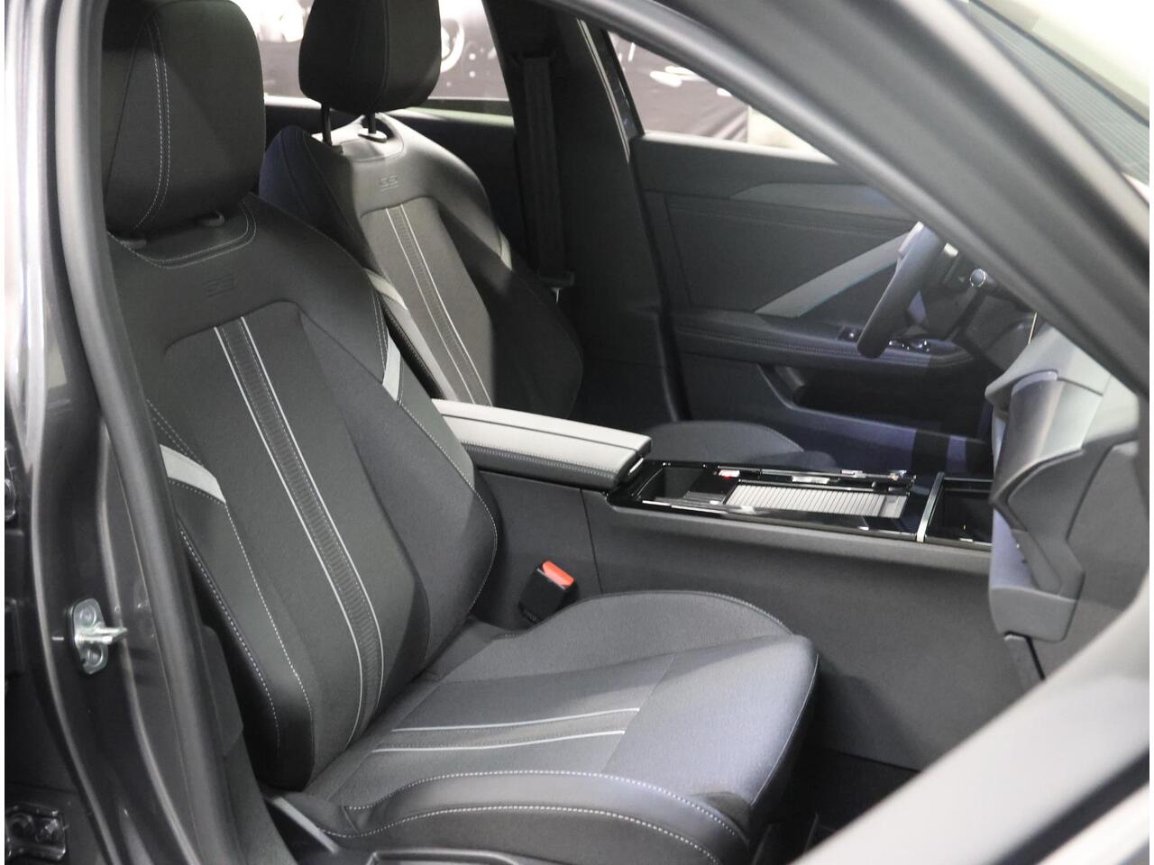 Opel ASTRA 1.2 145PK Turbo Hybrid GS | 1ste eigenaar | AppleCarPlay/AndroidAuto | Schuifkanteldak | Head-Up Display | Navigatie | Adaptive Cruise Control | Keyless | AGR Stoelen | Stoel/Stuur/Voorruitverwarming | FULL LED | 360'Camera | Isofix | Privacy Glass |