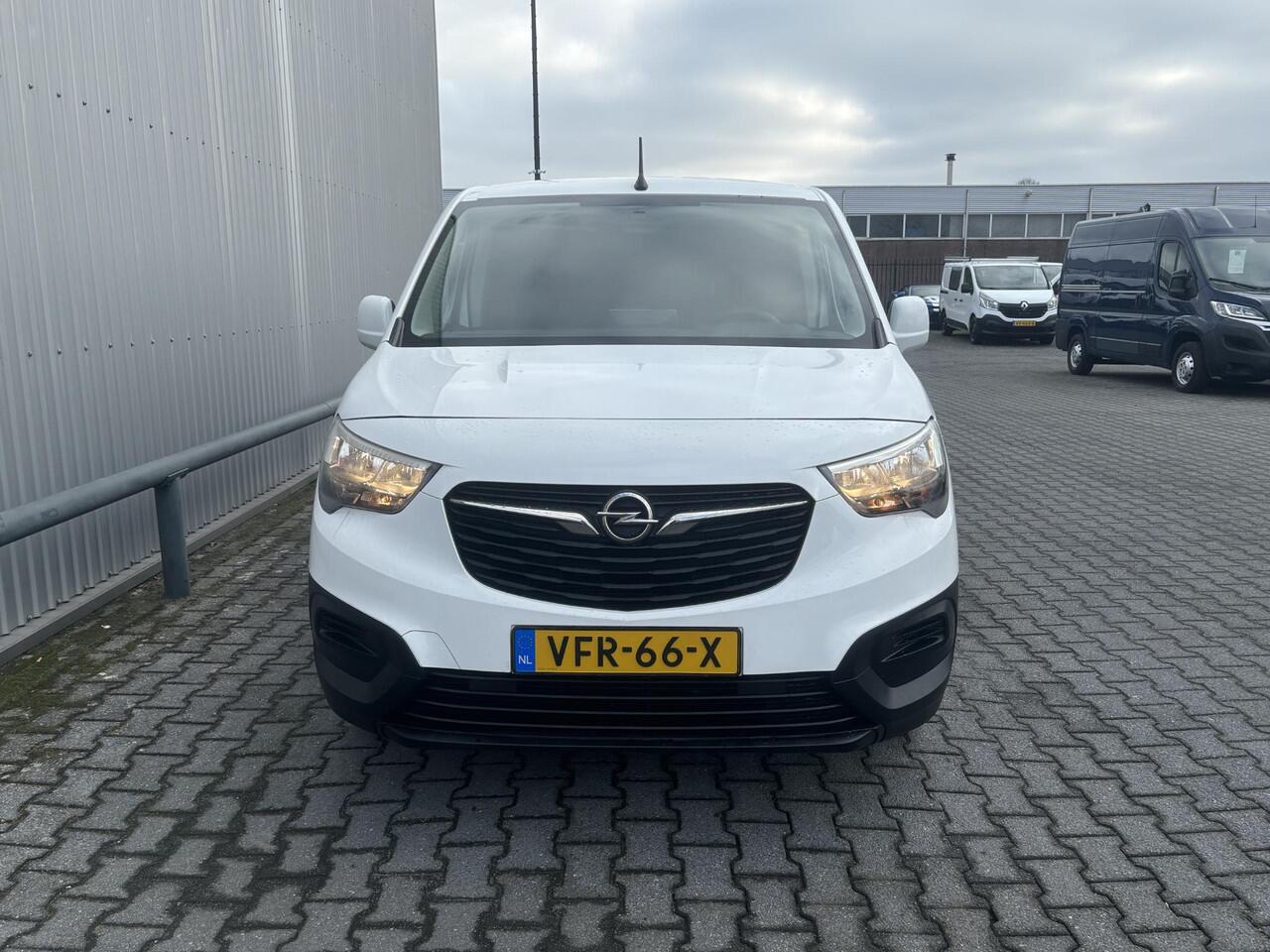 Opel COMBO 1.2 Turbo L1H1*NAVI*CRUISE*HAAK*A/C*CARPLAY*