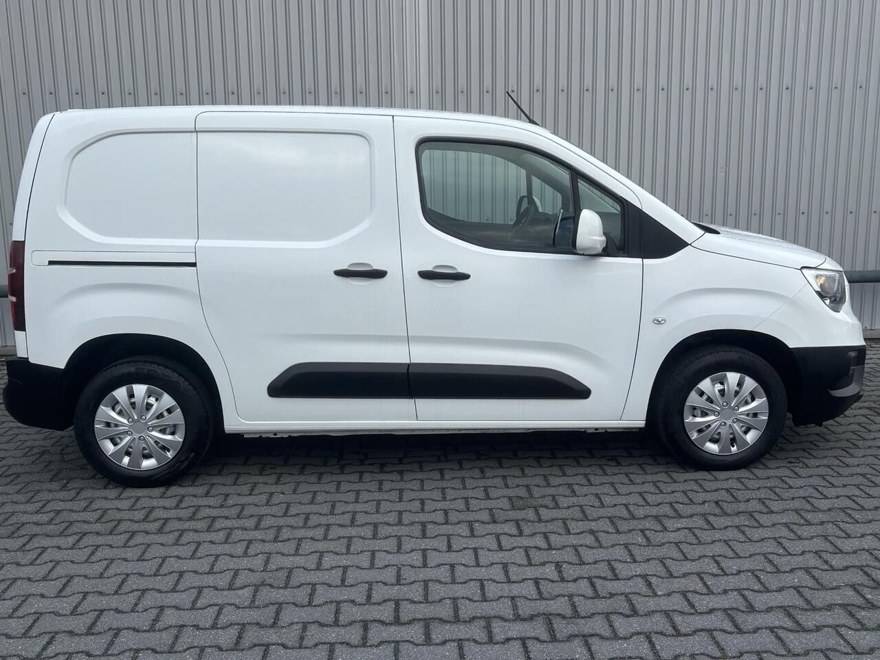Opel COMBO 1.2 Turbo L1H1*NAVI*CRUISE*HAAK*A/C*CARPLAY*