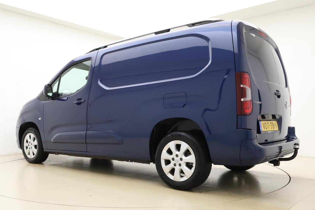 Opel COMBO 1.5D L2H1 Innovation 130 PK | Navigatie | Climate control | Dakrails | Trekhaak | Verlengd | Lichtmetalen velgen | Camera | Dodehoekdetectie