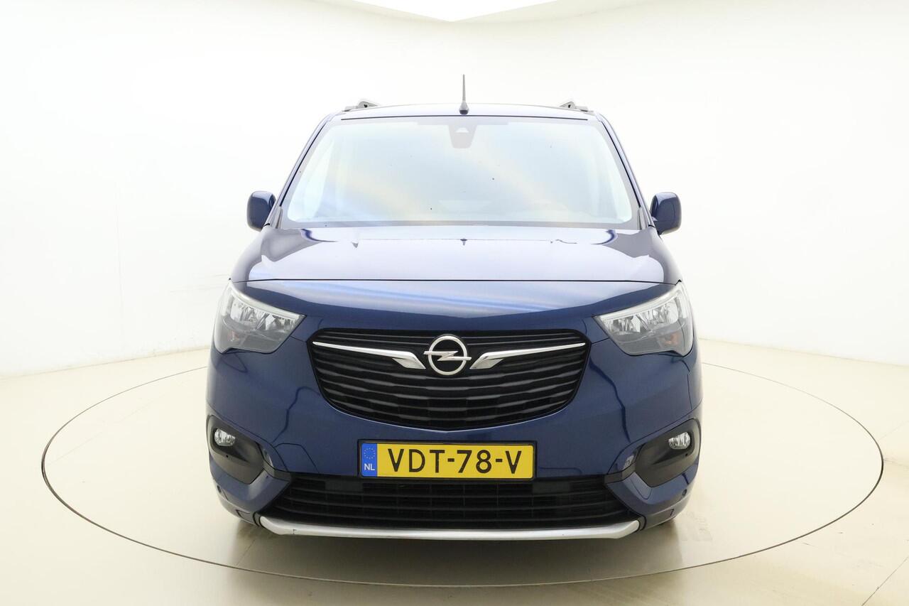 Opel COMBO 1.5D L2H1 Innovation 130 PK | Navigatie | Climate control | Dakrails | Trekhaak | Verlengd | Lichtmetalen velgen | Camera | Dodehoekdetectie