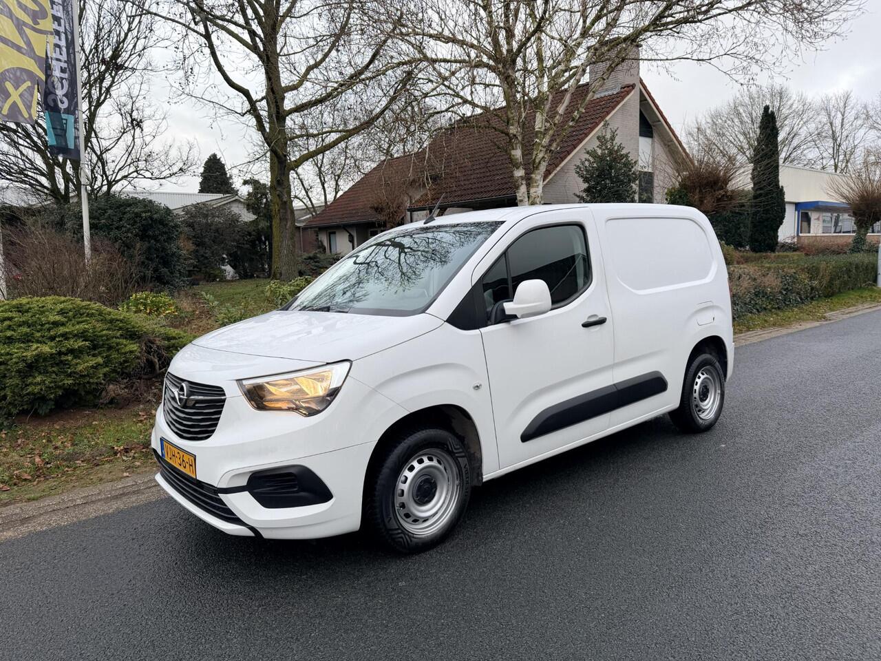 Opel COMBO 1.5D 100PK L1H1 NavioAircooCruise