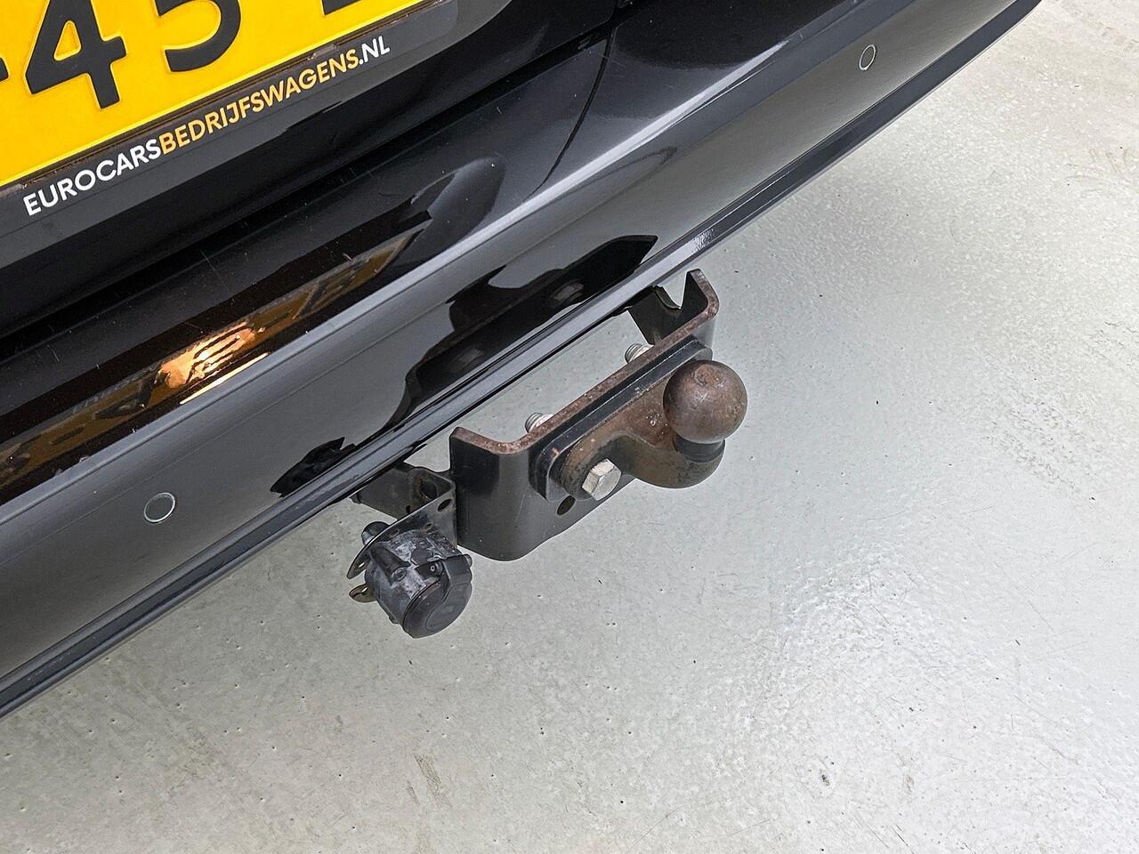 Opel COMBO 1.5D L2H1 Edition Airco Navi PDC Achter App-connect DAB+ Trekhaak 2-zits