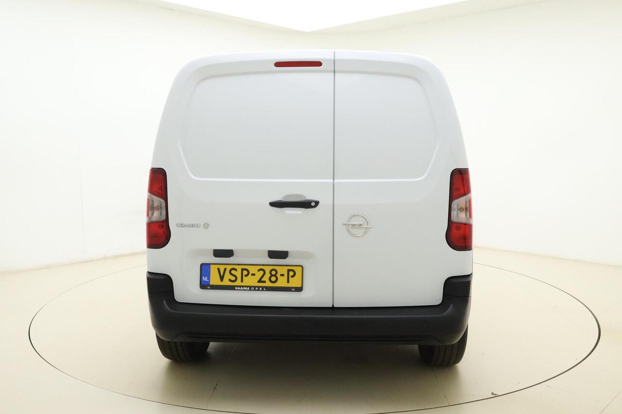 Opel COMBO Combo-e L1H1 Edition 50 kWh | Airco | Cruise control | Zijschuifdeur rechts | Mistlampen voor | Electrische handrem | Weinig kilometers