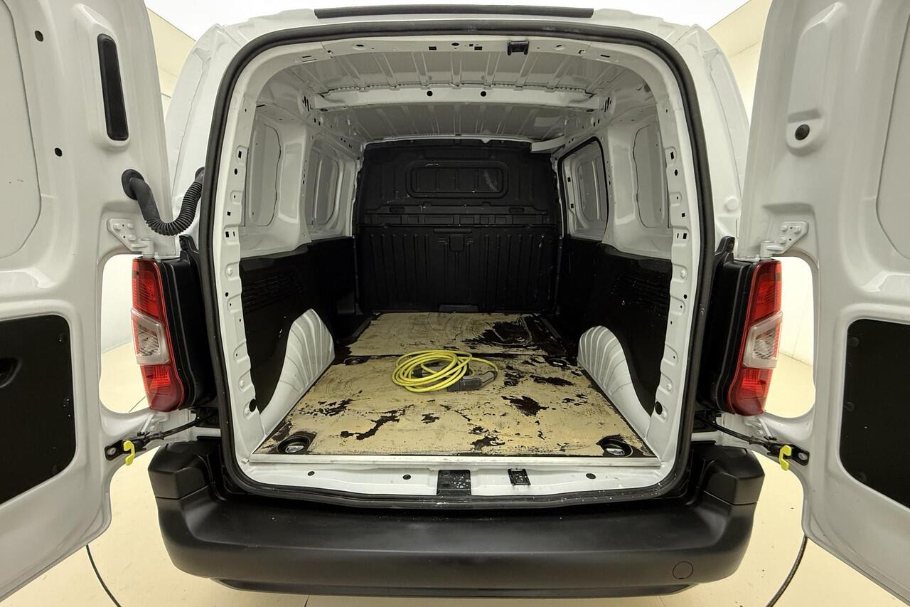 Opel COMBO Combo-e L1H1 Edition 50 kWh | Airco | Cruise control | Zijschuifdeur rechts | Mistlampen voor | Electrische handrem | Weinig kilometers