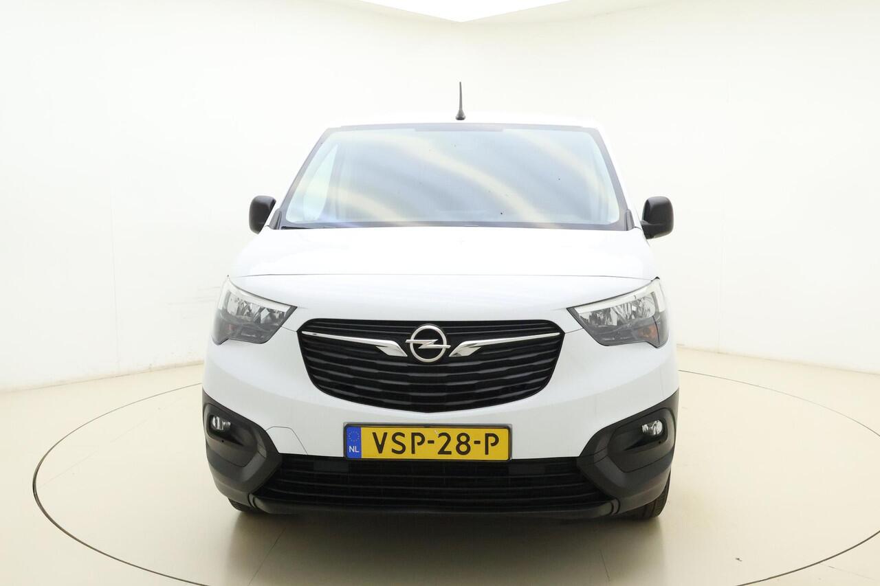 Opel COMBO Combo-e L1H1 Edition 50 kWh | Airco | Cruise control | Zijschuifdeur rechts | Mistlampen voor | Electrische handrem | Weinig kilometers