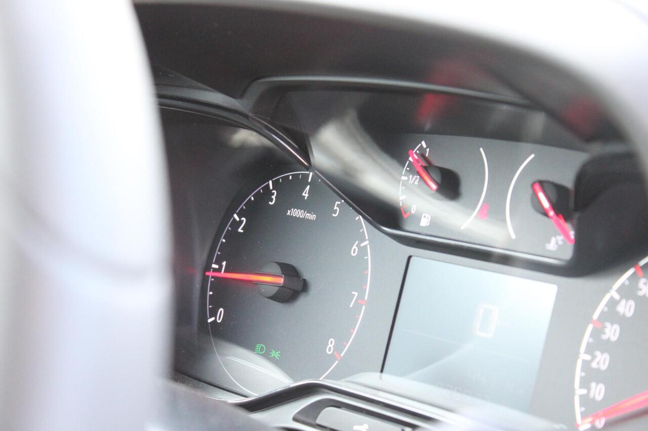 Opel COMBO 1.5D L2H1 Standaard Navi / Camera / Trekhaak