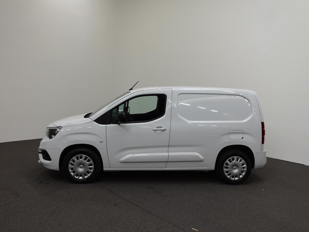 Opel COMBO 130pk L1 Automaat Apple Carplay Trekhaak Parkeersensoren Airco Cruise control 2-zits