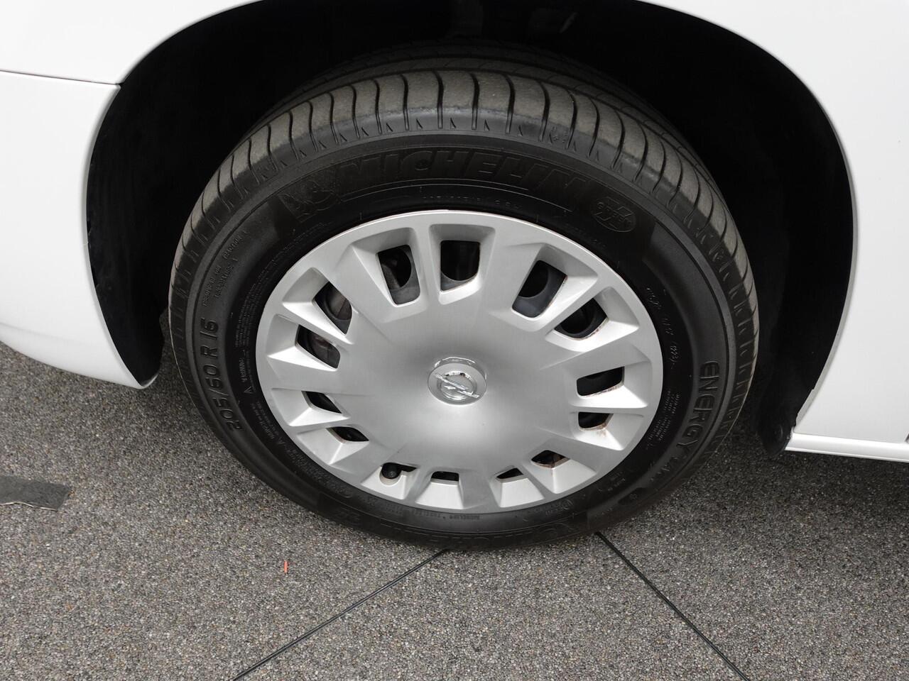 Opel COMBO 130pk L1 Automaat Apple Carplay Trekhaak Parkeersensoren Airco Cruise control 2-zits