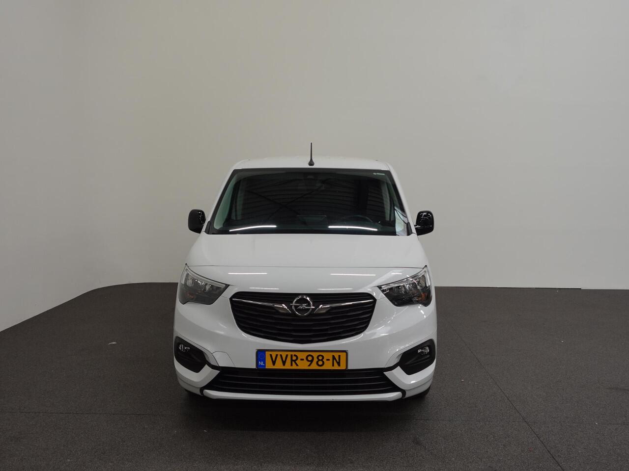 Opel COMBO 130pk L1 Automaat Apple Carplay Trekhaak Parkeersensoren Airco Cruise control 2-zits