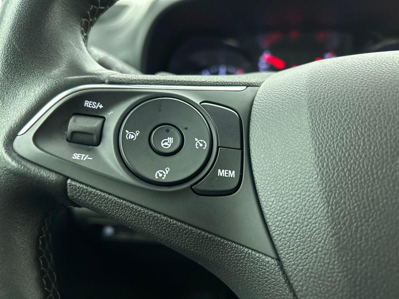 Opel COMBO 1.5D L1H1 130pk Automaat Edition Airco Navigatie Apple Carplay/ Android Auto Trekhaak Betimmerd Cruise Control