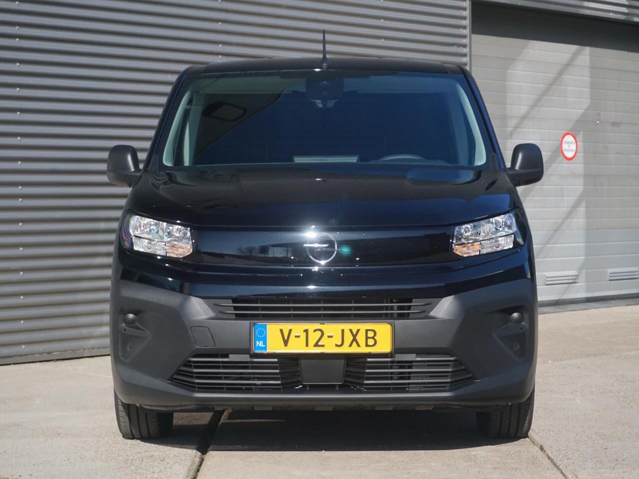 Opel COMBO L1 102 Pk. | BPM-vrij | 15 km. | camera | Apple Carplay | betimmering | trekhaak | rijklaarprijs