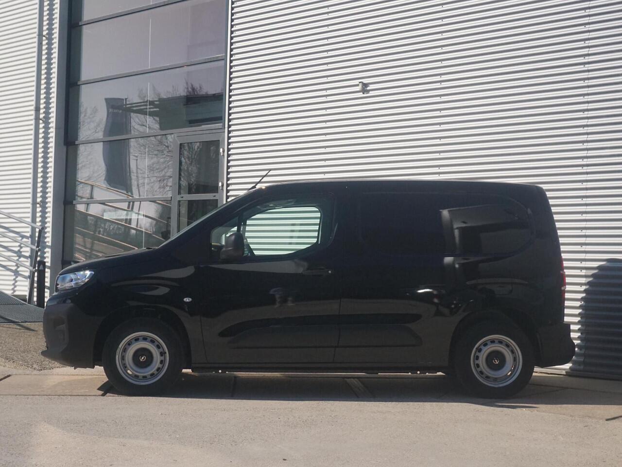 Opel COMBO L1 102 Pk. | BPM-vrij | 15 km. | camera | Apple Carplay | betimmering | trekhaak | rijklaarprijs