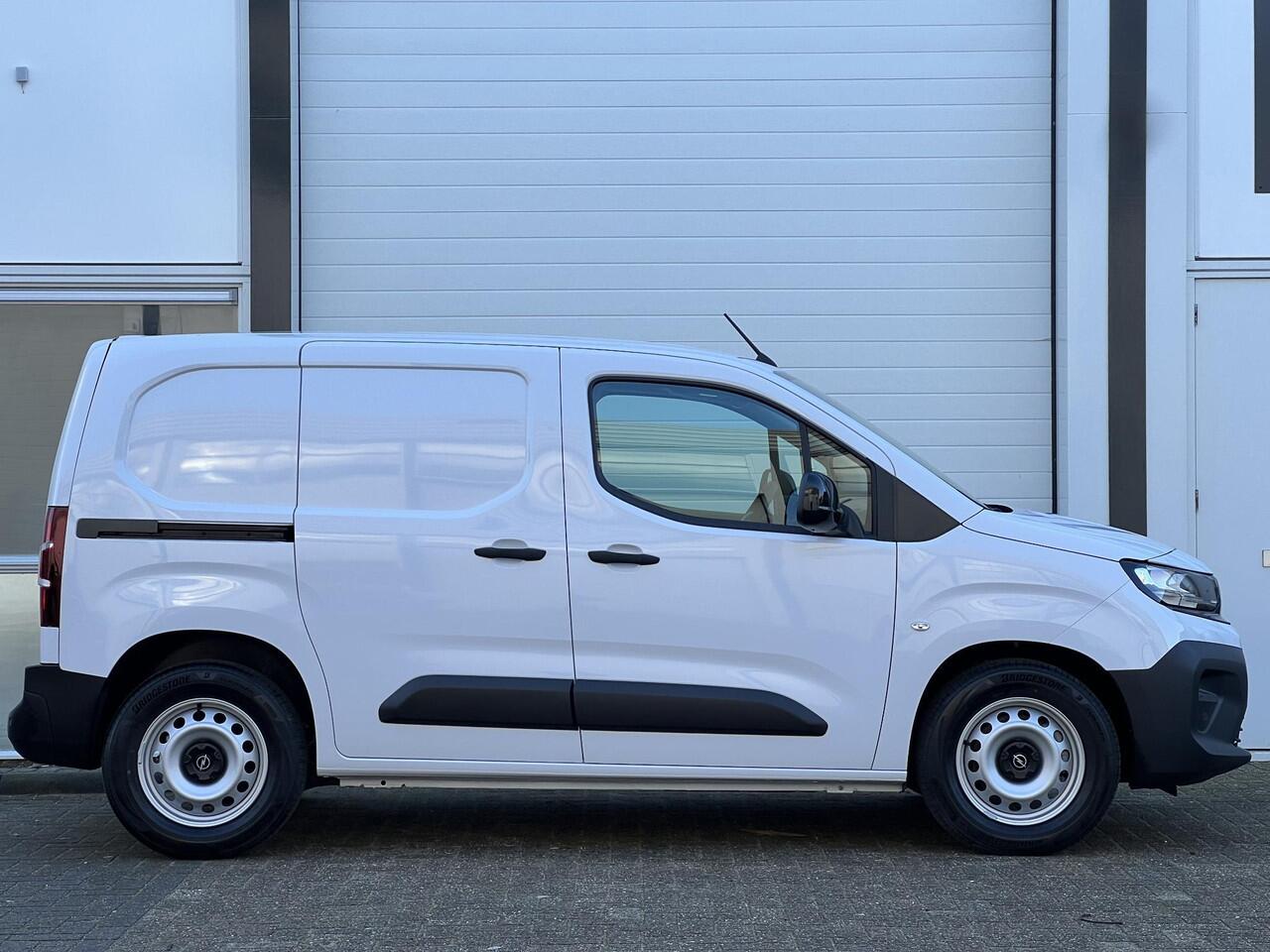 Opel COMBO Electric L1 50kWh | 0% rente | Apple Carplay | passagiersbankje | Comfort stoel | betimmering | rijklaarprijs