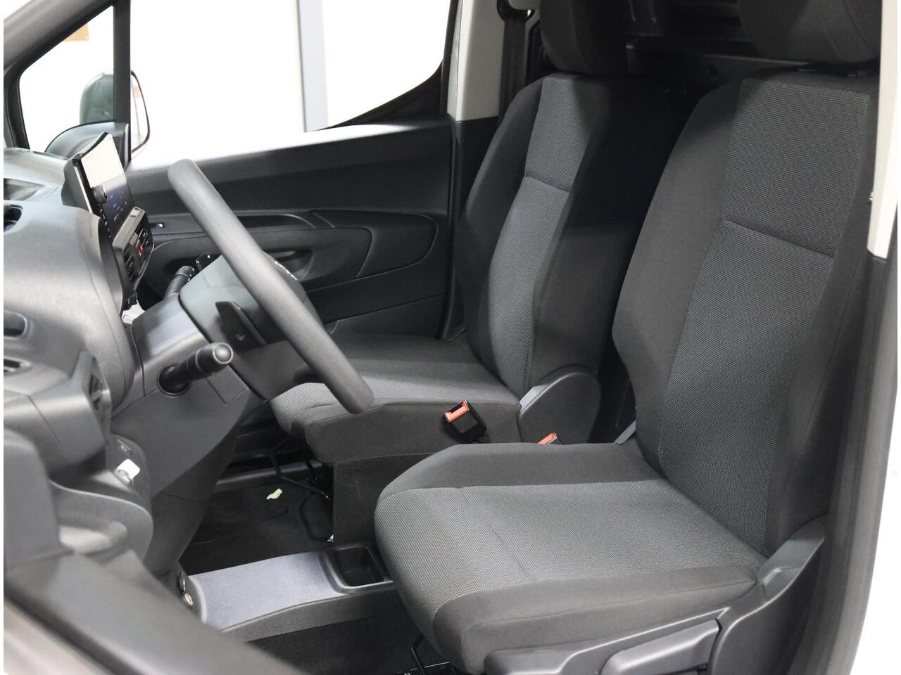 Opel COMBO Electric L1 50 kWh | Antislip (9mm) | Houten Zijwanden | DAB + | Comfortstoel |