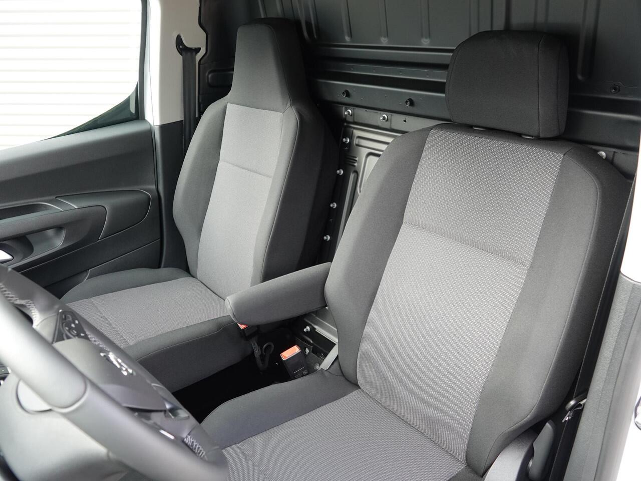 Opel COMBO Electric L1 50kWh | navi incl. Apple Carplay | laadruimtebetimmering | Exterieur pakket | Safety pakket | Climate Control | rijklaarprijs