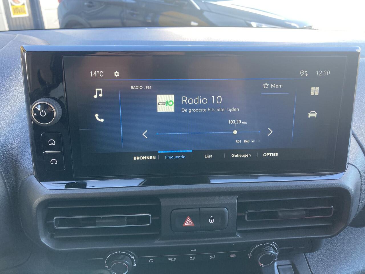 Opel COMBO Combo-e 136pk L2 50kWh | Camera | Carplay/ Android auto | Cruise Control | Airco | Laadruimte betimmering | Metallic lak