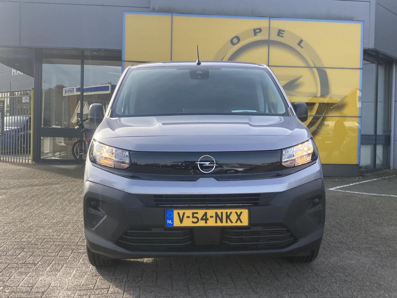 Opel COMBO Combo-e 136pk L2 50kWh | Camera | Carplay/ Android auto | Cruise Control | Airco | Laadruimte betimmering | Metallic lak