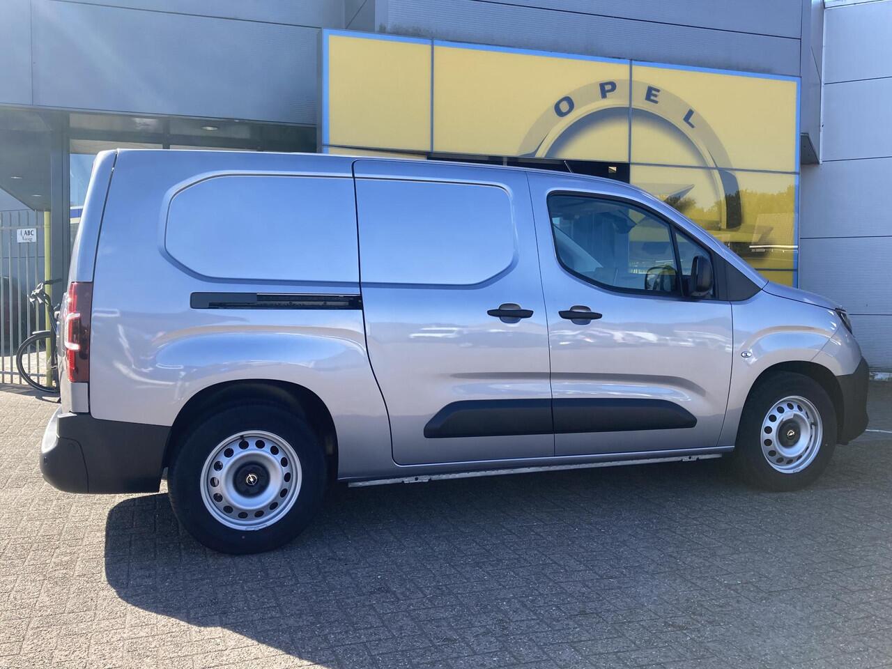 Opel COMBO Combo-e 136pk L2 50kWh | Camera | Carplay/ Android auto | Cruise Control | Airco | Laadruimte betimmering | Metallic lak