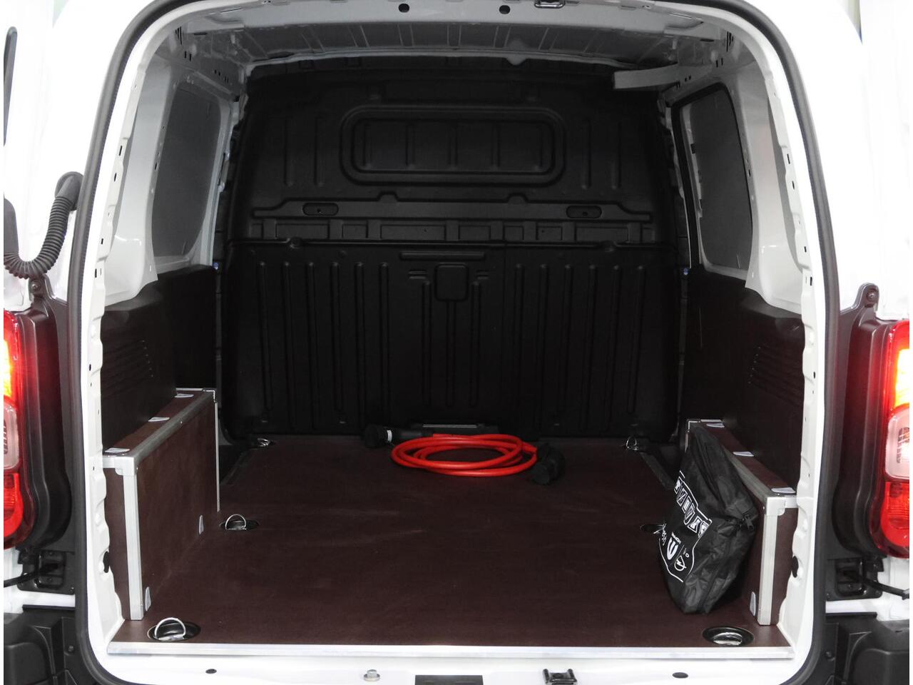 Opel COMBO Electric 136PK L1 50kWh | Airco | Armsteun | Camera | Cruise Control | Laadvloer+ Betimmering | Parkeersensoren | DAB Radio |