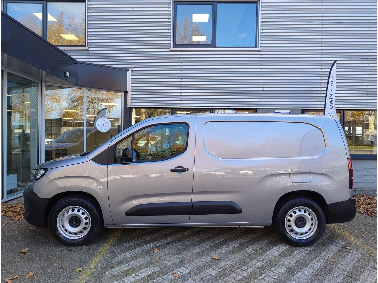 Opel COMBO Electric L2 50 kWh 136pk | 8 jaar garantie | 0% financial lease | Houten afwerking laadruimte | Apple Carplay | Android Auto | Multimedia | Achteruitrijcamera | Parkeersensoren achter | Digital cockpit | Stuurwielbediening | Bestuurdersstoel comfort | Arm