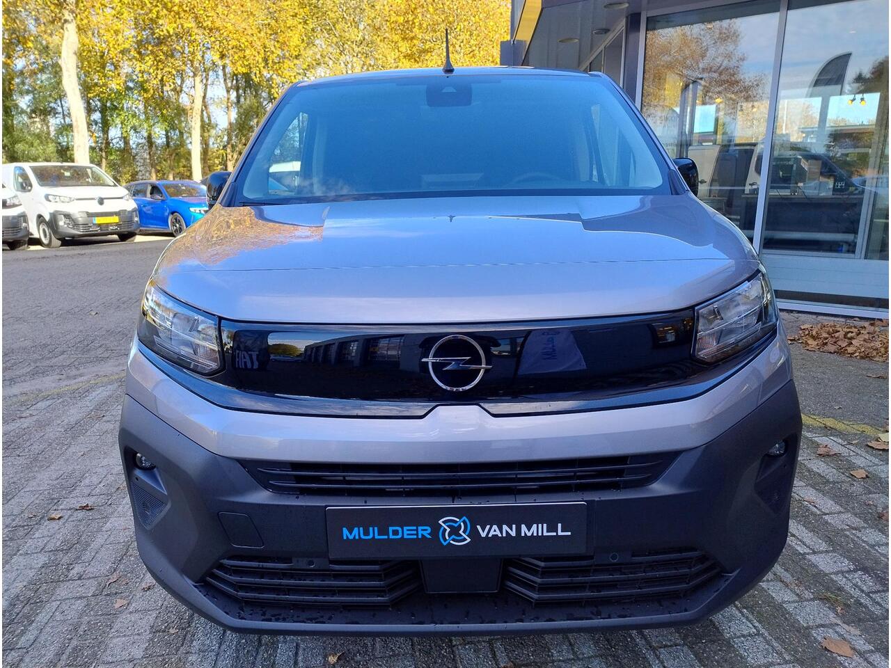 Opel COMBO Electric L2 50 kWh 136pk | 8 jaar garantie | 0% financial lease | Houten afwerking laadruimte | Multimedia | Apple Carplay | Android Auto | Achteruitrijcamera | Parkeersensoren achter | Digital cockpit | Stuurwielbediening | van ¤31.325 voor ¤27.295