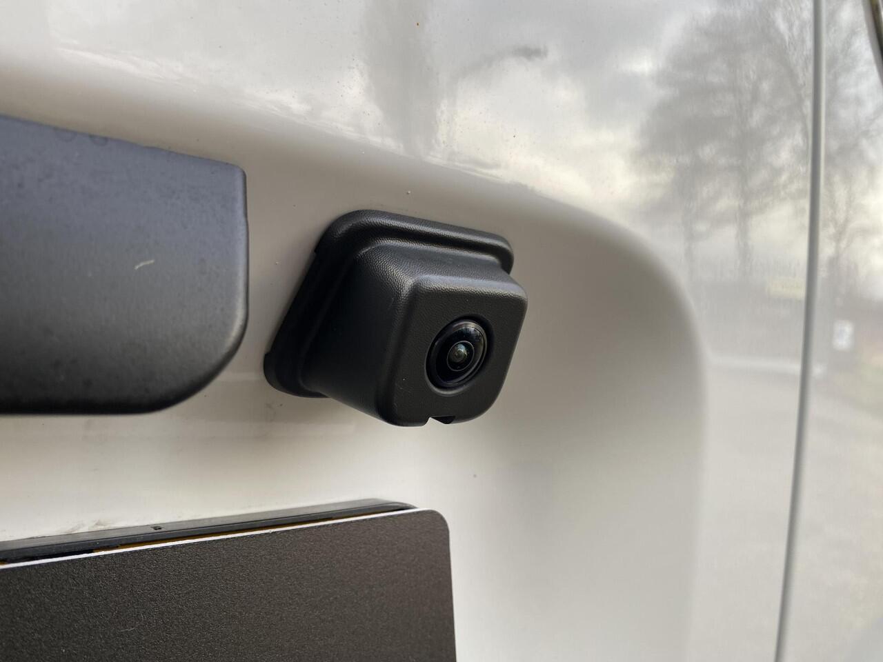 Opel COMBO Electric L2 50 kWh 136pk | 8 jaar garantie | 0% financial lease | Multimedia | Apple Carplay | Android Auto | Achteruitrijcamera | Parkeersensoren achter | Digital cockpit | Stuurwielbediening | Bestuurdersstoel comfort met armsteun | van ¤30.625 voor ¤2