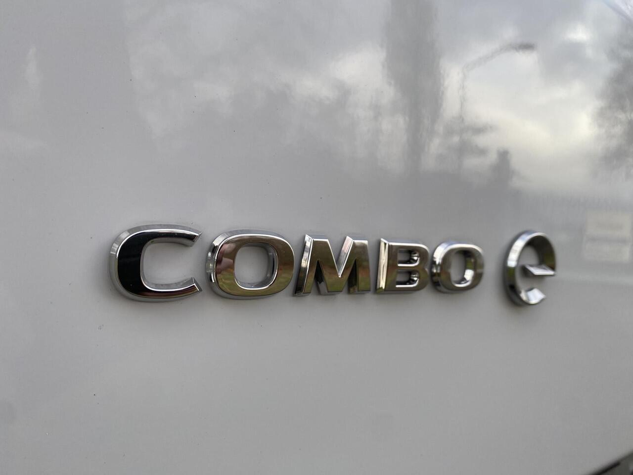 Opel COMBO Electric L2 50 kWh 136pk | 8 jaar garantie | 0% financial lease | Multimedia | Apple Carplay | Android Auto | Achteruitrijcamera | Parkeersensoren achter | Digital cockpit | Stuurwielbediening | Bestuurdersstoel comfort met armsteun | van ¤30.625 voor ¤2