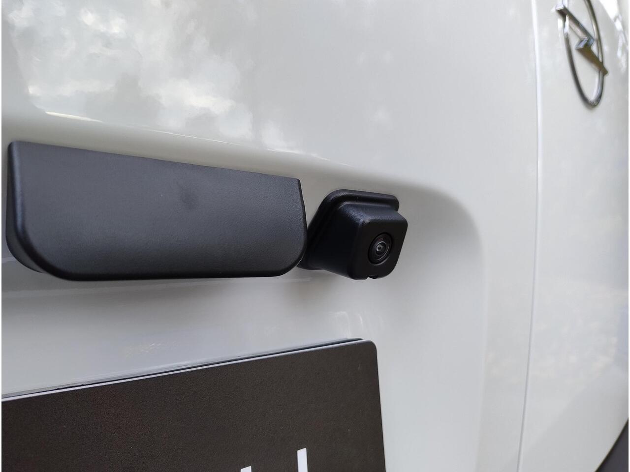 Opel COMBO Electric L1 50 kWh 136pk | 8 jaar garantie | 0% financial lease | Multimedia | Apple Carplay | Android Auto | Achteruitrijcamera | Parkeersensoren achter | Digital cockpit | Stuurwielbediening | Bestuurdersstoel comfort | van ¤29.625 voor ¤25.799 ex. BTW