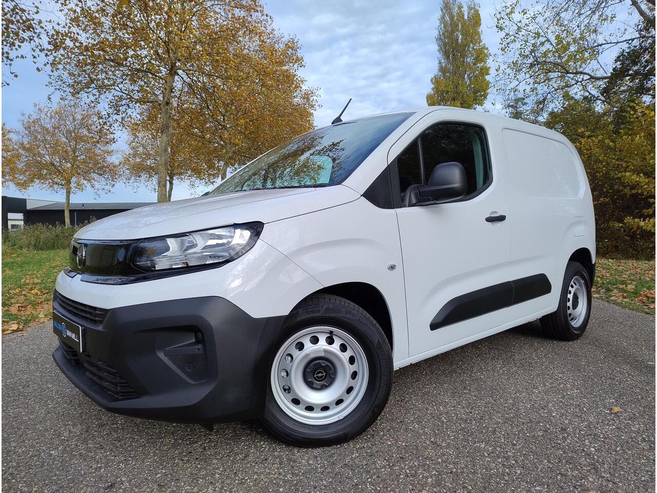 Opel COMBO Electric L1 50 kWh 136pk | 8 jaar garantie | 0% financial lease | Multimedia | Apple Carplay | Android Auto | Achteruitrijcamera | Parkeersensoren achter | Digital cockpit | Stuurwielbediening | Bestuurdersstoel comfort | van ¤29.625 voor ¤25.799 ex. BTW