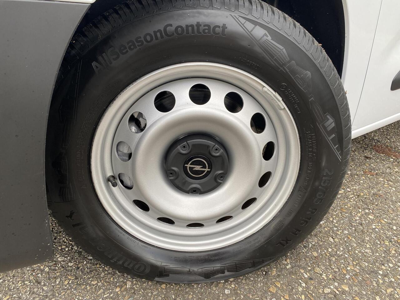 Opel COMBO Electric L2 50 kWh 136pk | ACTIE | 8 jaar garantie | Multimedia | Apple Carplay | Android Auto | Achteruitrijcamera | Parkeersensoren achter | Digital cockpit | Stuurwielbediening | Bestuurdersstoel comfort | van ¤30.675 voor ¤25.975 ex. BTW rijklaar