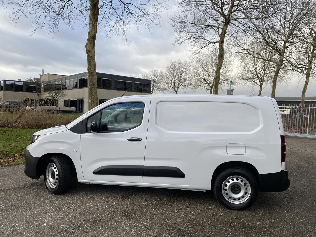 Opel COMBO Electric L2 50 kWh 136pk | ACTIE | 8 jaar garantie | Houten afwerking laadruimte | NAVI | Multimedia | Draadloze Apple Carplay en Android Auto | Achteruitrijcamera | Parkeersensoren voor- en achter | Dode hoek detectie | Digital cockpit | Stuurwielbedieni
