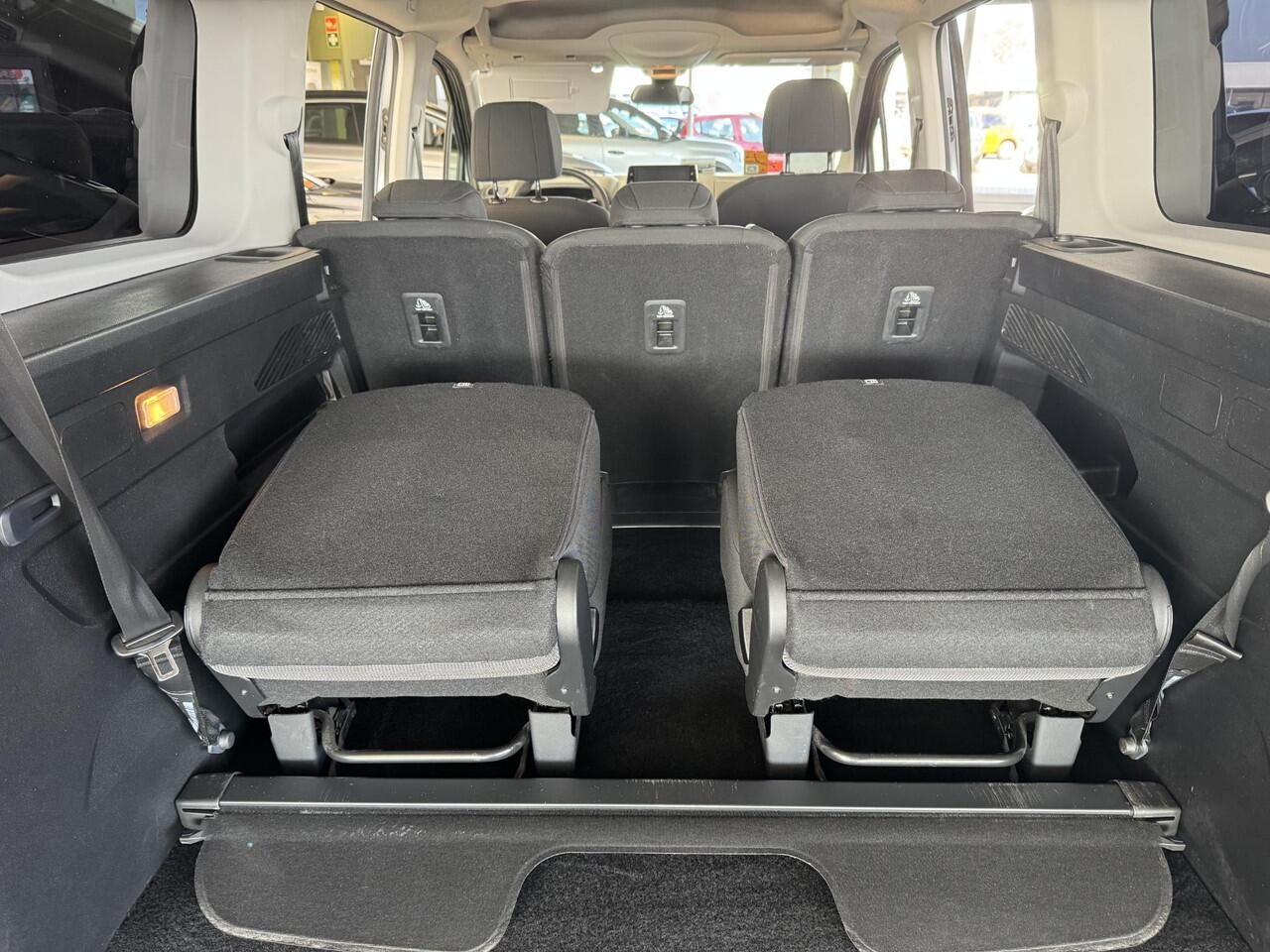 Opel COMBO TOUR 1.2 Turbo L2H1 Edition 7p. Geheel rijklaar incl. garantie! | UNIEKE KM STAND | 7 persoons | Carplay | Side bars | LMV | PDC