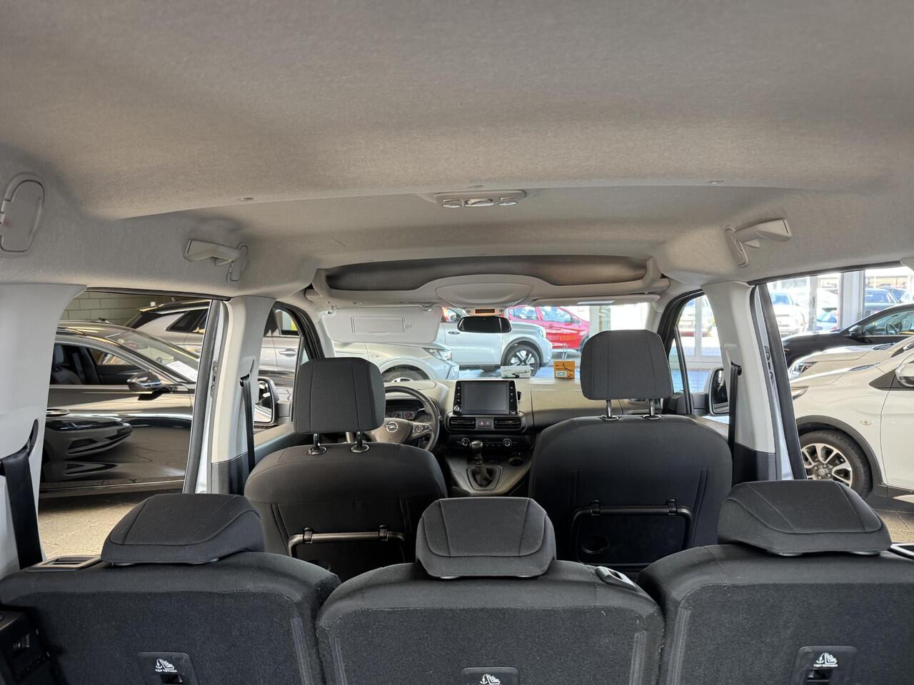 Opel COMBO TOUR 1.2 Turbo L2H1 Edition 7p. Geheel rijklaar incl. garantie! | UNIEKE KM STAND | 7 persoons | Carplay | Side bars | LMV | PDC