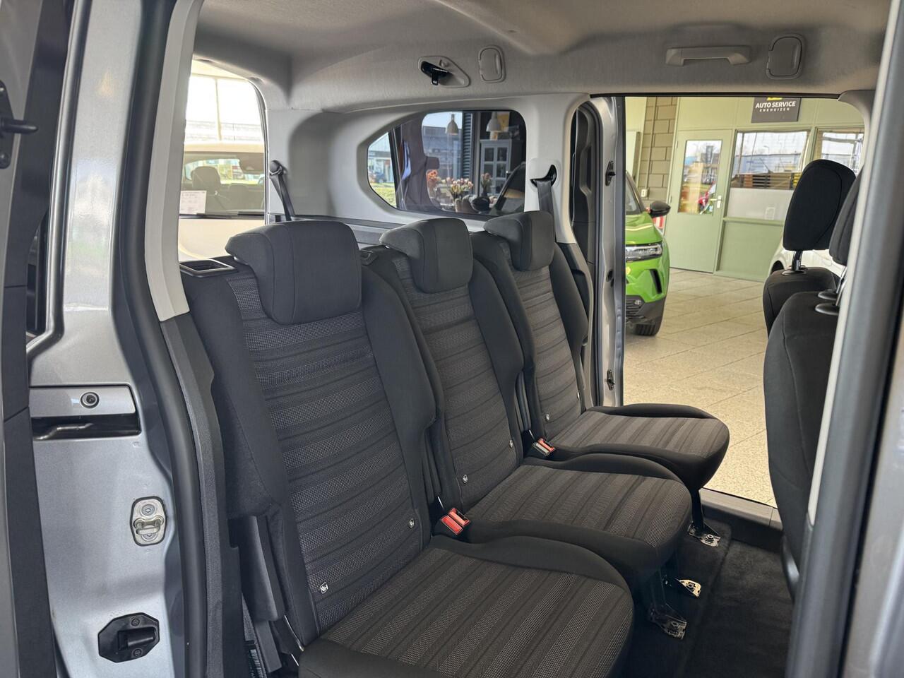 Opel COMBO TOUR 1.2 Turbo L2H1 Edition 7p. Geheel rijklaar incl. garantie! | UNIEKE KM STAND | 7 persoons | Carplay | Side bars | LMV | PDC