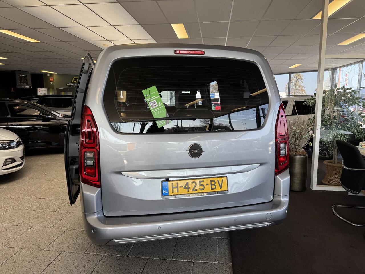 Opel COMBO TOUR 1.2 Turbo L2H1 Edition 7p. Geheel rijklaar incl. garantie! | UNIEKE KM STAND | 7 persoons | Carplay | Side bars | LMV | PDC