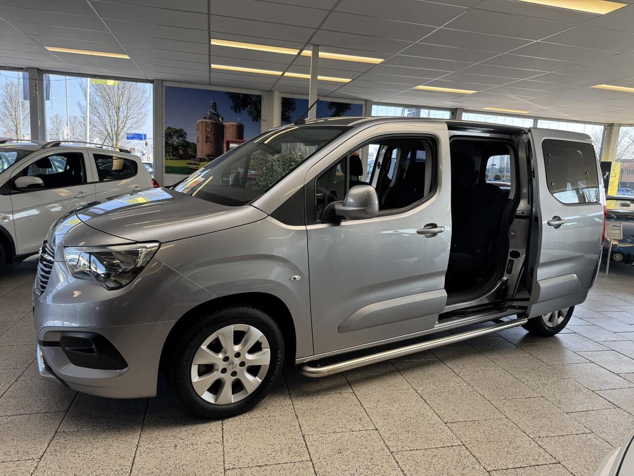 Opel COMBO TOUR 1.2 Turbo L2H1 Edition 7p. Geheel rijklaar incl. garantie! | UNIEKE KM STAND | 7 persoons | Carplay | Side bars | LMV | PDC