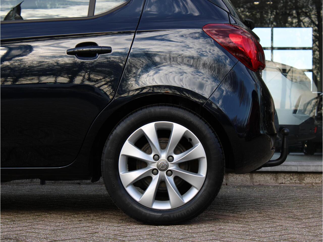 Opel CORSA 1.4 Favourite | Trekhaak / Cruise / Apple Carplay