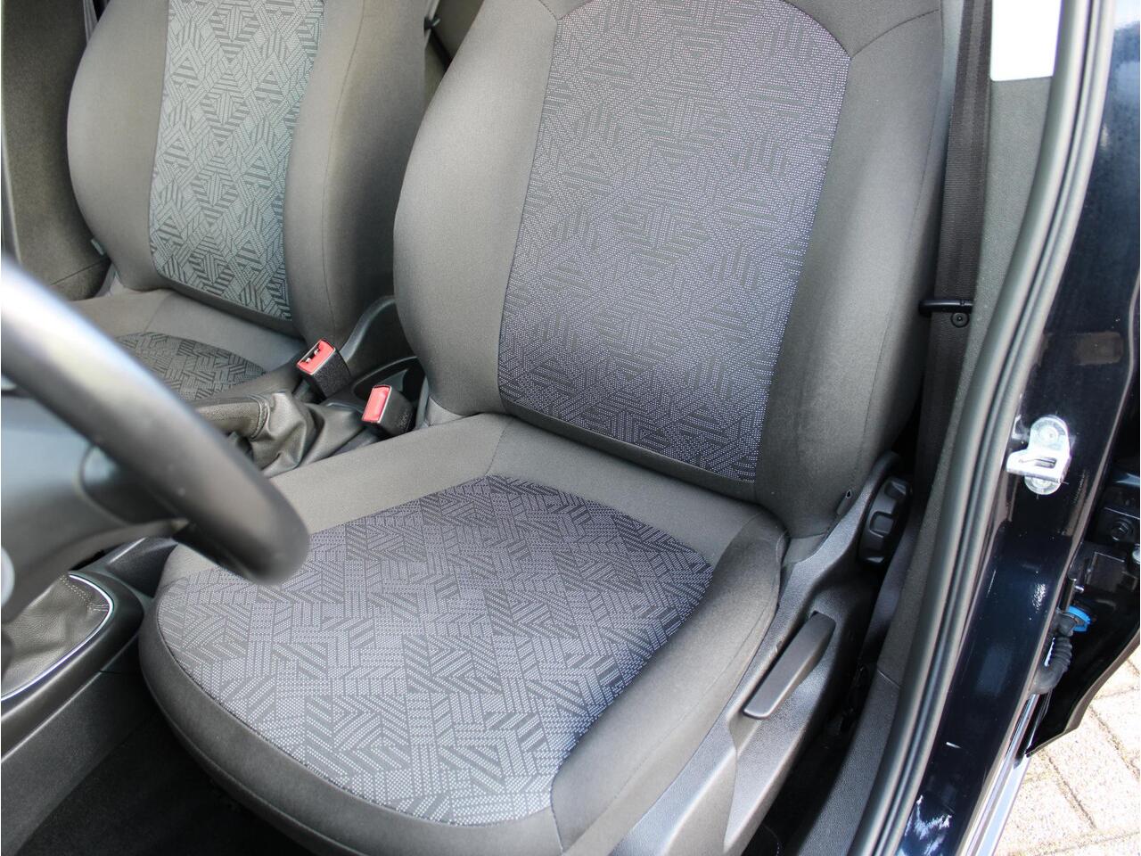 Opel CORSA 1.4 Favourite | Trekhaak / Cruise / Apple Carplay