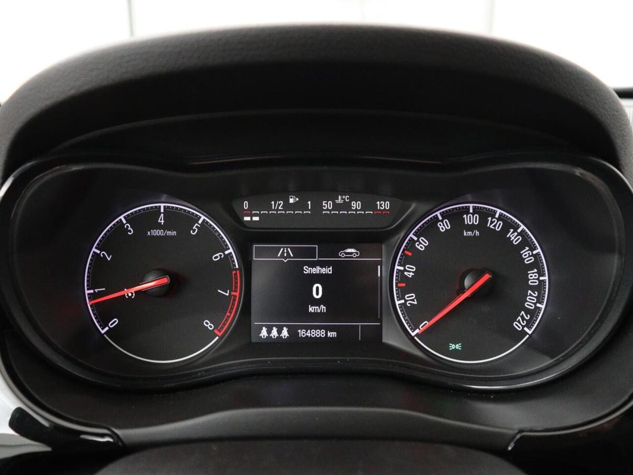 Opel CORSA 1.4 Black Edition | 1e eigenaar | Trekhaak | Carplay | Airco | Cruise control | Parkeerhulp | Navigatie | Bluetooth | Getint glas