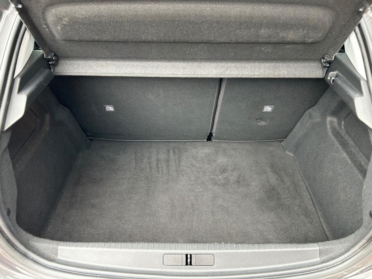 Opel CORSA 1.2 EDITION 5-DRS SLECHTS 42.622 KM!