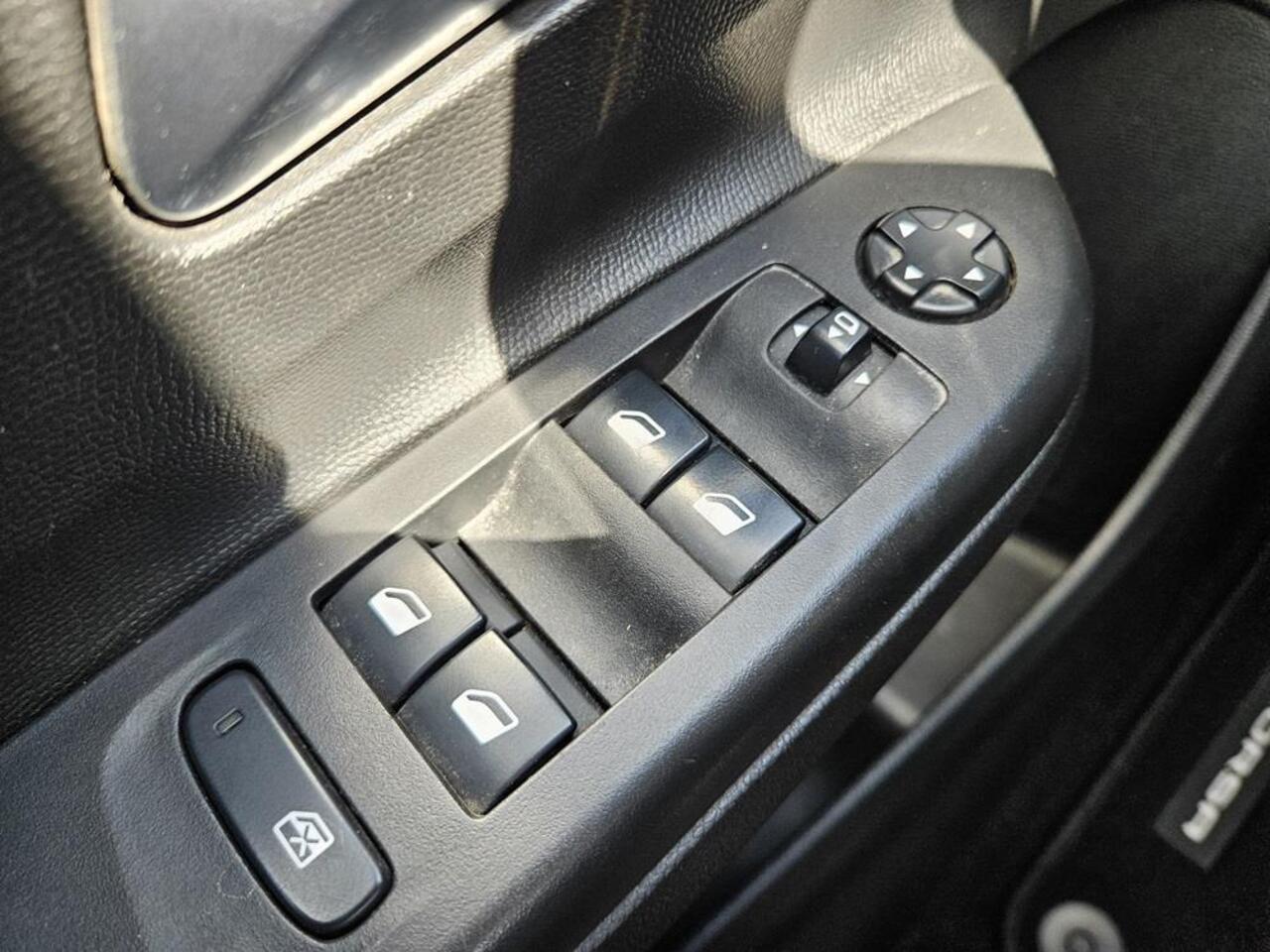 Opel CORSA 1.2 Edition