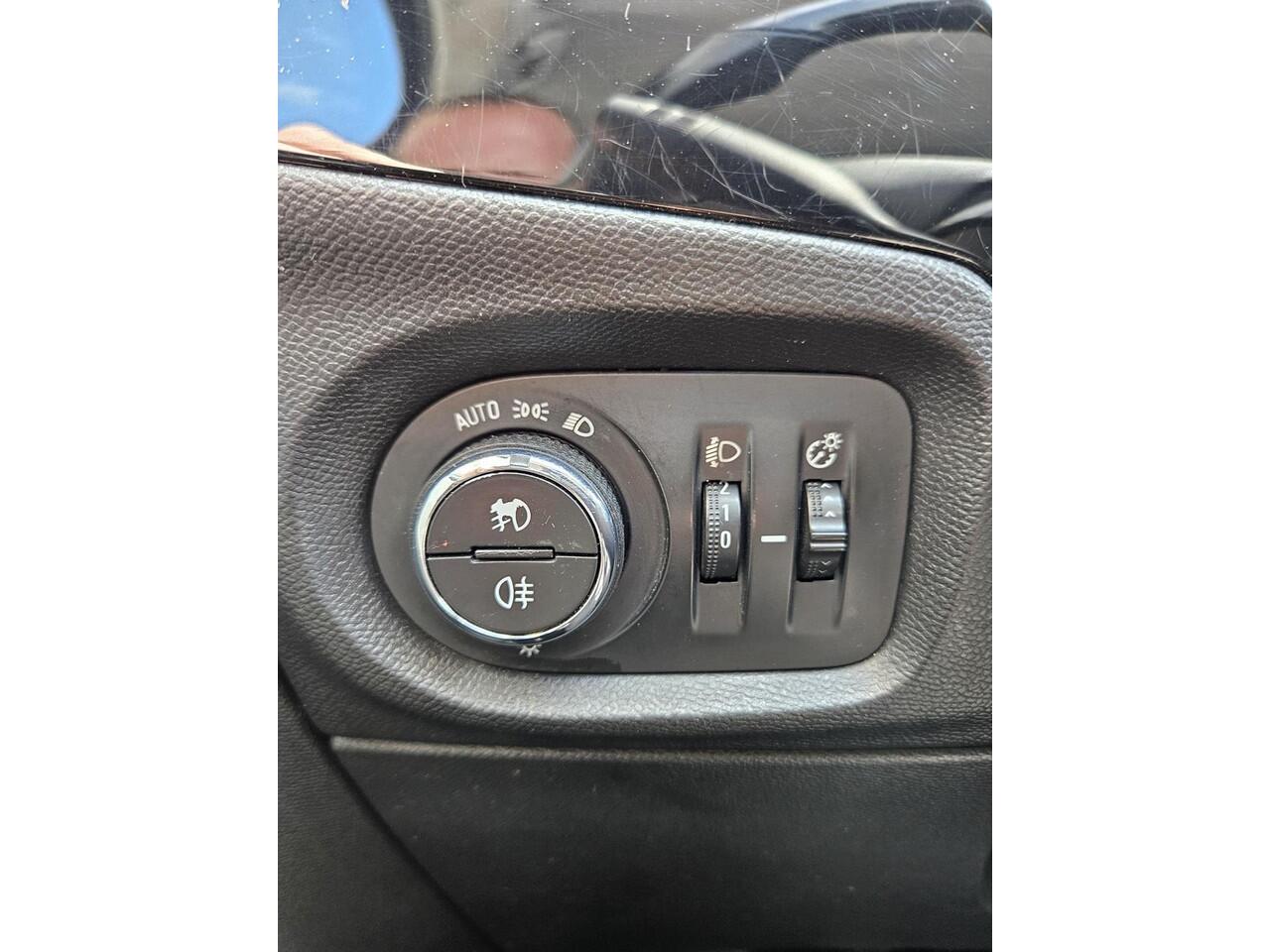 Opel CORSA 1.2 Edition